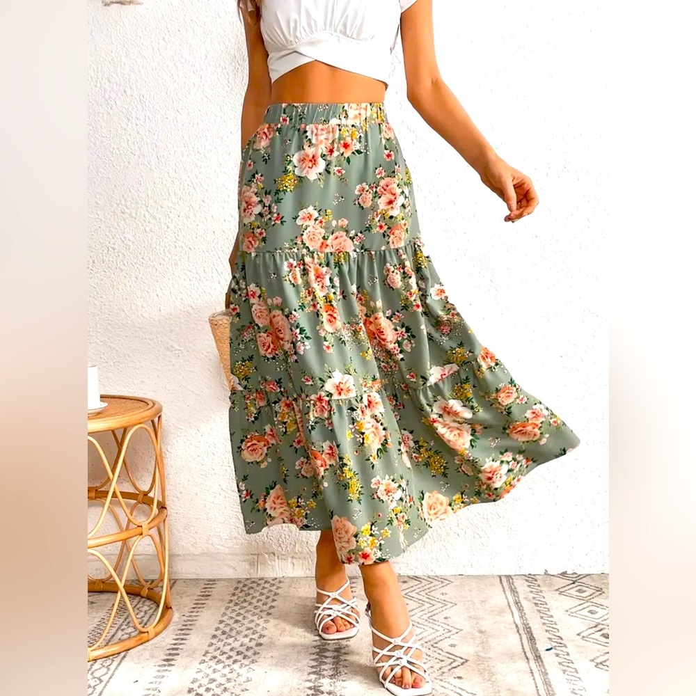 NWT Floral Print Ruffle Hem Skirt!